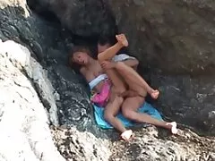 Két férfi emelt szex egy fiatal lány, szopja a csukott szemét. Ennek eredményeként a lekla a kalap alatt lévő ember hd szex video testének tagjait teszi.