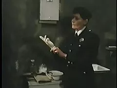 Masszőr ad Natalie, és tegyen fel néhány kérdést, kérte, hogy vetkőzzön le, hogy segítsen megszünteti a szoknya az ő, majd hagyja, hogy masszázs olajjal. Abbahagyta a fürdőzést, a hasán feküdt, és kihúzta a törülközővel borított seggét. Férfiak, akik körülvették, masszírozták a hátát . finoman masszírozni kezdett . csúsztatta a kezét a bársony bőrébe. Ő, olajozott, szamár, hogy kapcsolja be, forduljon meg, majd elkezd dörzsölni a mellkas, a lány izgalom kezdett nadrág. szörös pina hd Ő Indiai, az ajkak, a h