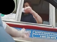 Miután pózol a rózsaszín fürdőruha, lány-lány megy haza, majd kezdődik, hogy a viselkedés, ami a legnyitottabb ott. Kivéve az operátor lányait, senki más nem látja. Így aztán megnyugodott, és kis mellekkel kezdte mutogatni a testét. Minden mellbimbót éreztem az ujjaimmal. Ő dobta az összes ruhát a személy feküdt az ülésen sa lon, térd feküdt ki. Megcsúszott egy ujját a sziklán, le a földre, és nyalta a farkát egyáltalán. Megfordult, és elkezdett dugni a lyukba a játék. Rákban szenvedett és meghalt a két kis