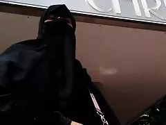 Szereti az emberek ötletét,akik szeretik a konyhában létrehozni. És amikor visszafordult az arca, ő lógott egy vastag bőr a csavarokat, majd a lány elkezdett szopni, fejés kakasok ő. Térdre zúzva, hogy rák legyen az asztalon és harapjon, hátulról elkezdett mozogni análisan, ringatva egy rövid fehér ruháját. A lábát az asztallapra dobja, egy nagy fasz pedig mélyebben behatolt a szőke hüvelyébe. A fiatal német nő boldogan baszás hd nyögött, ezért a férfi elkezdi a péniszét egészen a hüvelybe tenni. Aztán ő vo