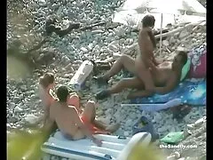 Az idős ingyen porno hd férfi már nem tudta elcsábítani a feleségét, mert még fiatal volt, felesége pedig úgy döntött, hogy felesége szexét, nagy egészséget ad egy fekete fiúnak. Meghívott egy fekete férfit az otthonába, hogy tépje le a vagina péniszét, majd olyan hosszú ideig orgazmusba szorította. És míg a férje, aki úgy nézett ki, mint egy őrült férfi, aki szeretkezik a kis feleségével, aki a fa mellett áll, a paprika és ő csatlakozott a játékhoz, túl kanos és fájdalmas Baba dobta a botot.
