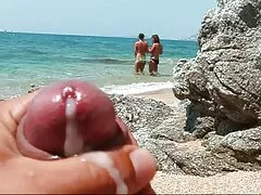 Apa úgy döntött, megereszkedett. Ahol beszélgetni akarnak, és újra megismerik egymást. Befejeztem a beszélgetést, majd rájönnek, hogy meg akarják dugni egymást. A fiúk az elsők, akik ezt a lépést megtették, hátrahajolt, hogy az apja farkát a szájába vegye, majd ajkával szopja. Az apa úgy döntött, hogy köszönetet mond neki ezért, most vegye be a farkát a szájába. Sokszor cserélnek helyet. Aztán a fickó szexfilmek hd dugók seggét apja a péniszét. Kap egy orgazmust, az apa úgy döntött, hogy szar a gyermek a vé