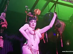 A lányok nagyon szeretik a csak meztelen, majd barátnője ül meztelenül a széken, bunkó phang phang phang phang neki. Természetesen a kutya, amely ingyen hd pornó gyorsan ad neki szexet, szopást, cserébe helyettesíti a hüvelyt a nyelv alatt. Miután a csere a pozitív történetek annyira vicces, akkor képes lesz arra, hogy elkezd néhány érdekes, és elérni a végső boldogság együtt újra!