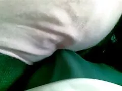 Egy felnőtt nő Fasz Szex gép, hd szex szex a szeretőjével, a barna hajú lány dugni, ő szaftos szopás a kertben, mielőtt a szex.